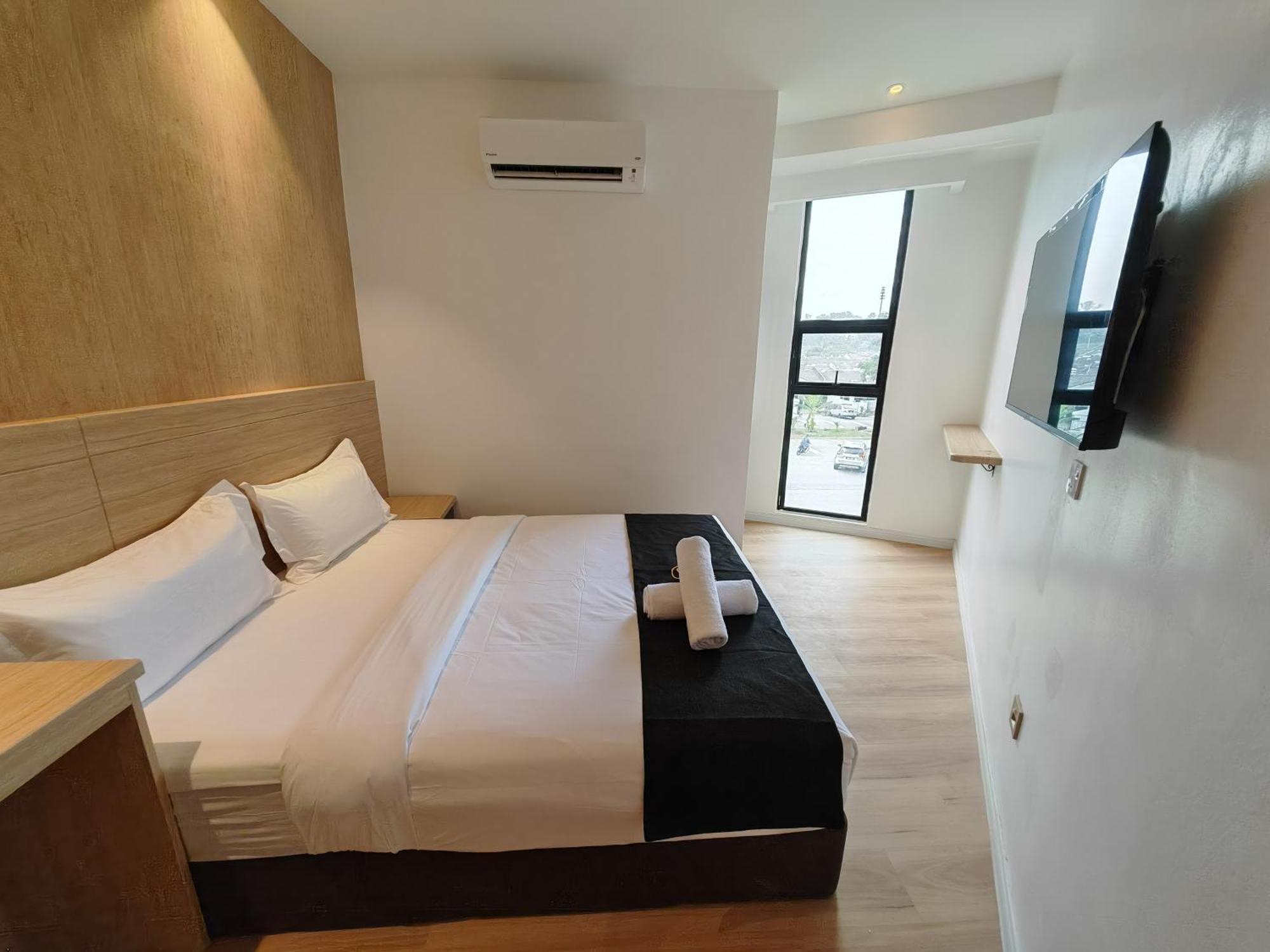 V Boutique Hotel Серембан  Экстерьер фото